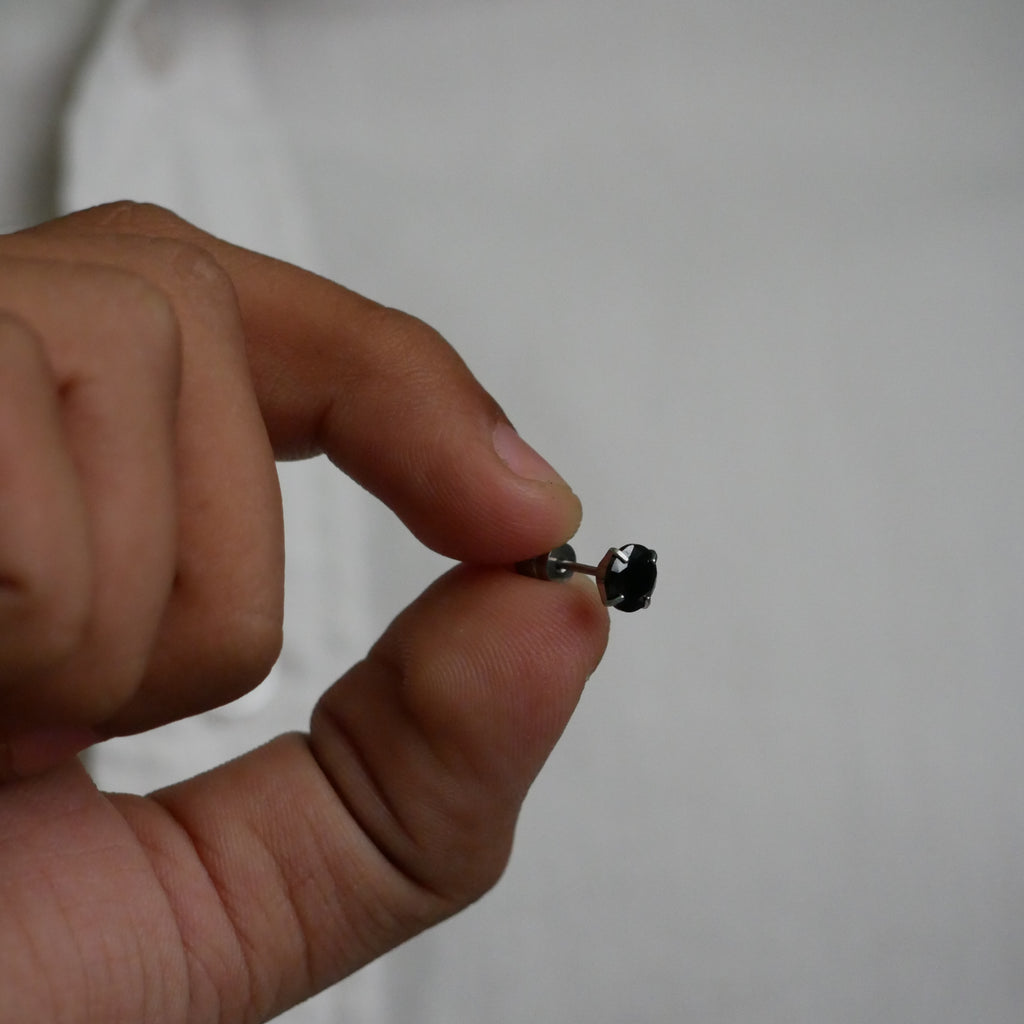 Black Onyx-Style Statement Stud