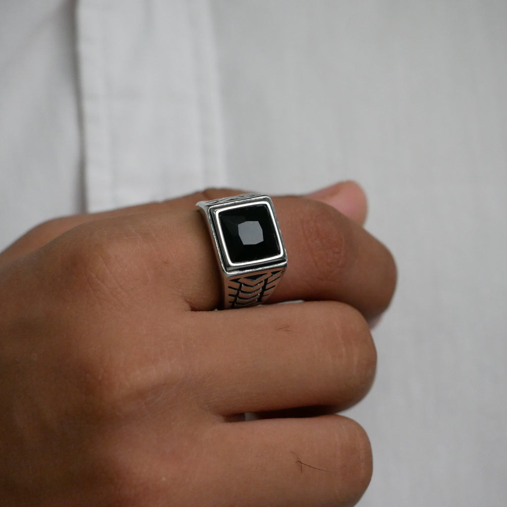 Braided-Side Square Black Gemstone Ring