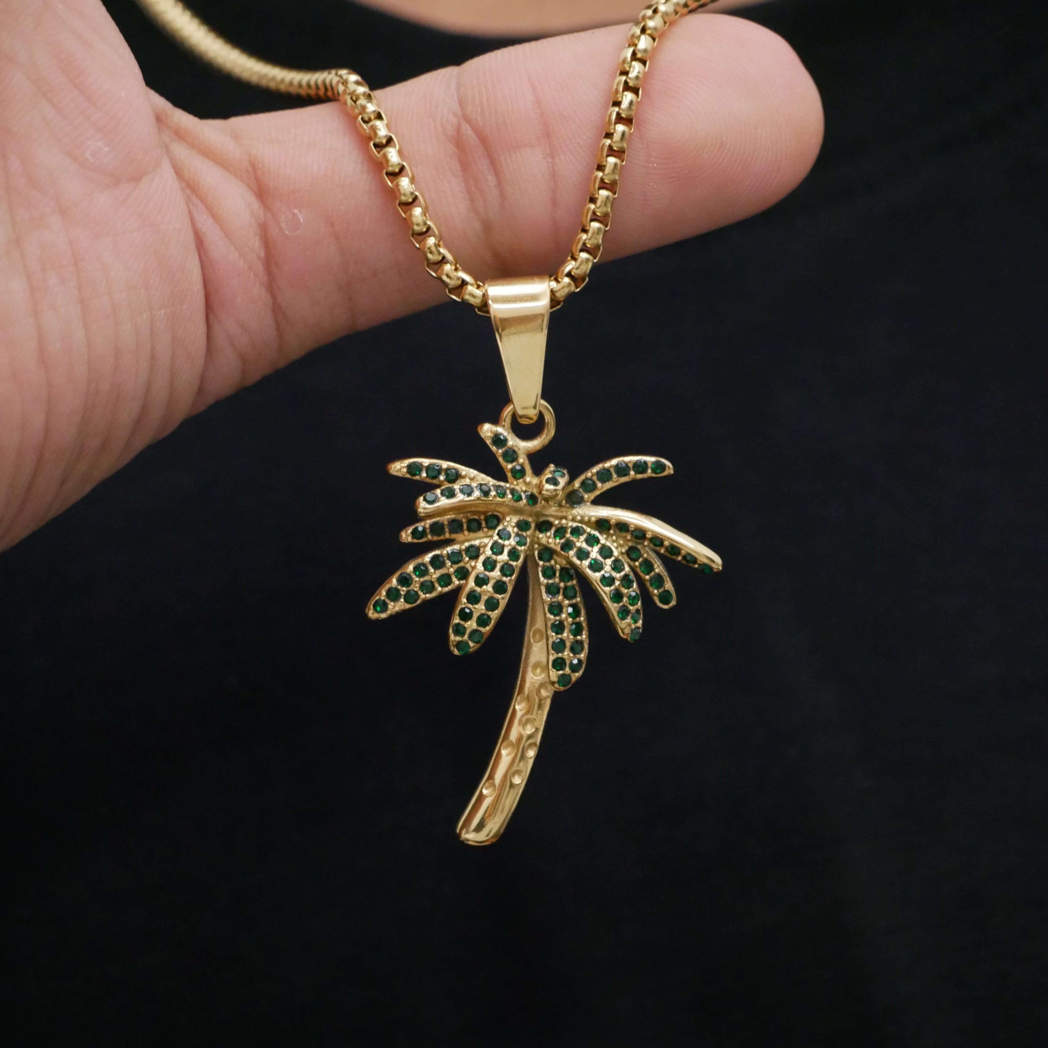 The Riviera Palm Necklace
