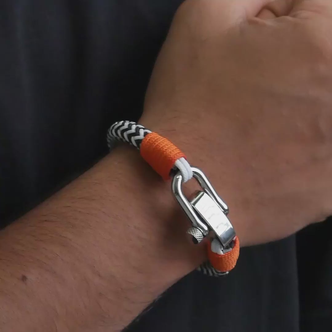 Apex Shackle Bracelet